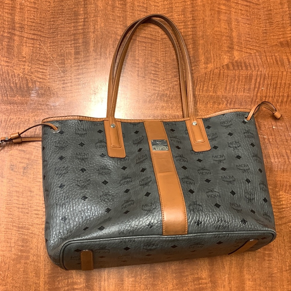 MCM Liz Reversible Medium Visetos Tote